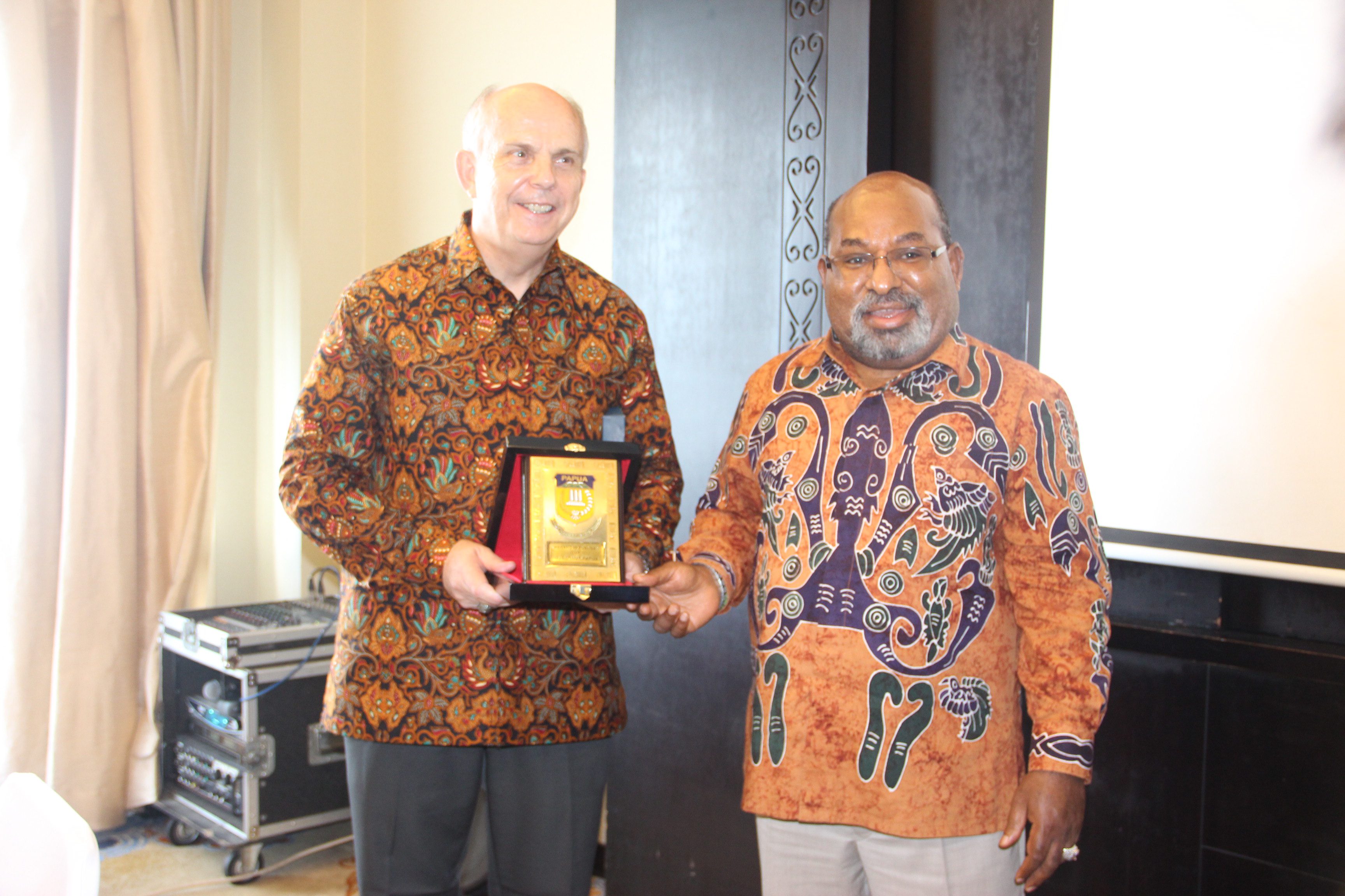 Gubernur Papua-Dubes AS Bahas Otonomi Khusus
