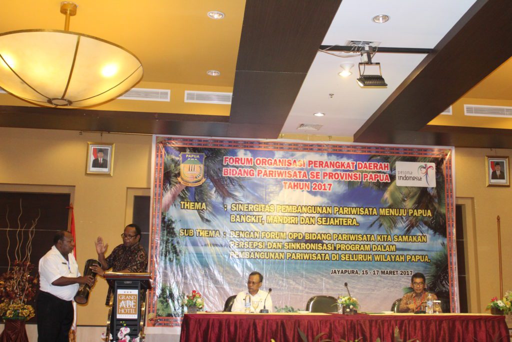 Suasana Forum Koordinasi  OPD  Bidang Pariwisata Se- Papua di Grand Abe Hotel, Jayapura, Rabu (15/3).   