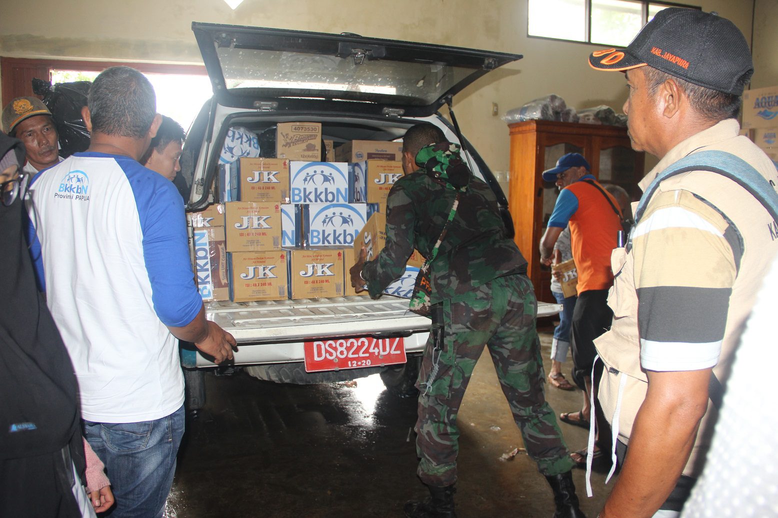 Perwakilan BKKBN Papua Salurkan Bantuan bagi Korban Banjir Bandang Sentani