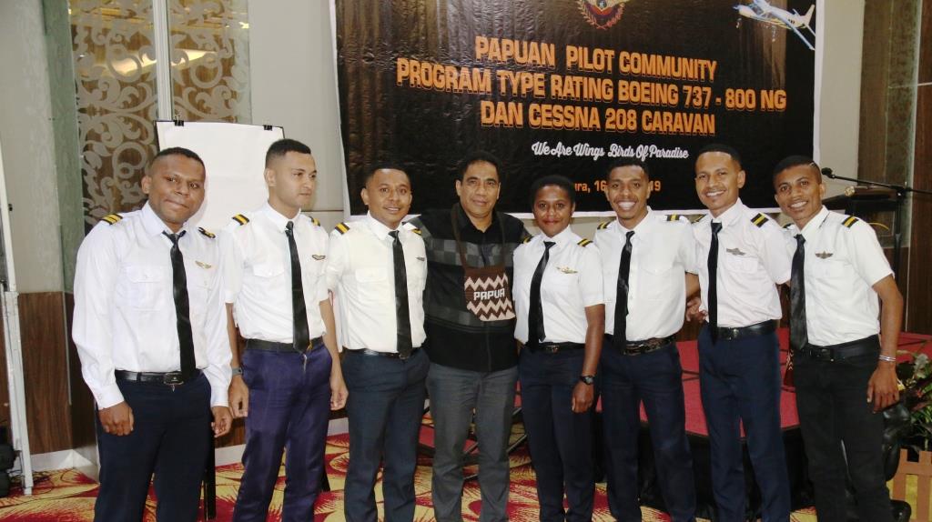 Sekda Hery Ingin 10 Pilot Muda Asli Papua Berkarya di Garuda