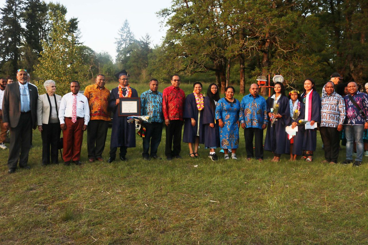 Gelar Bakar Batu, Ini Pesan Gubernur Papua Untuk Mahasiswa di Amerika