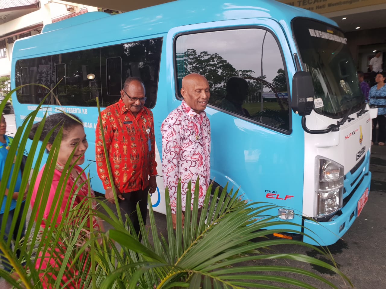 Walikota Jayapura Serahkan 7 Unit Kendaraan Operasional Ke DP3AKB