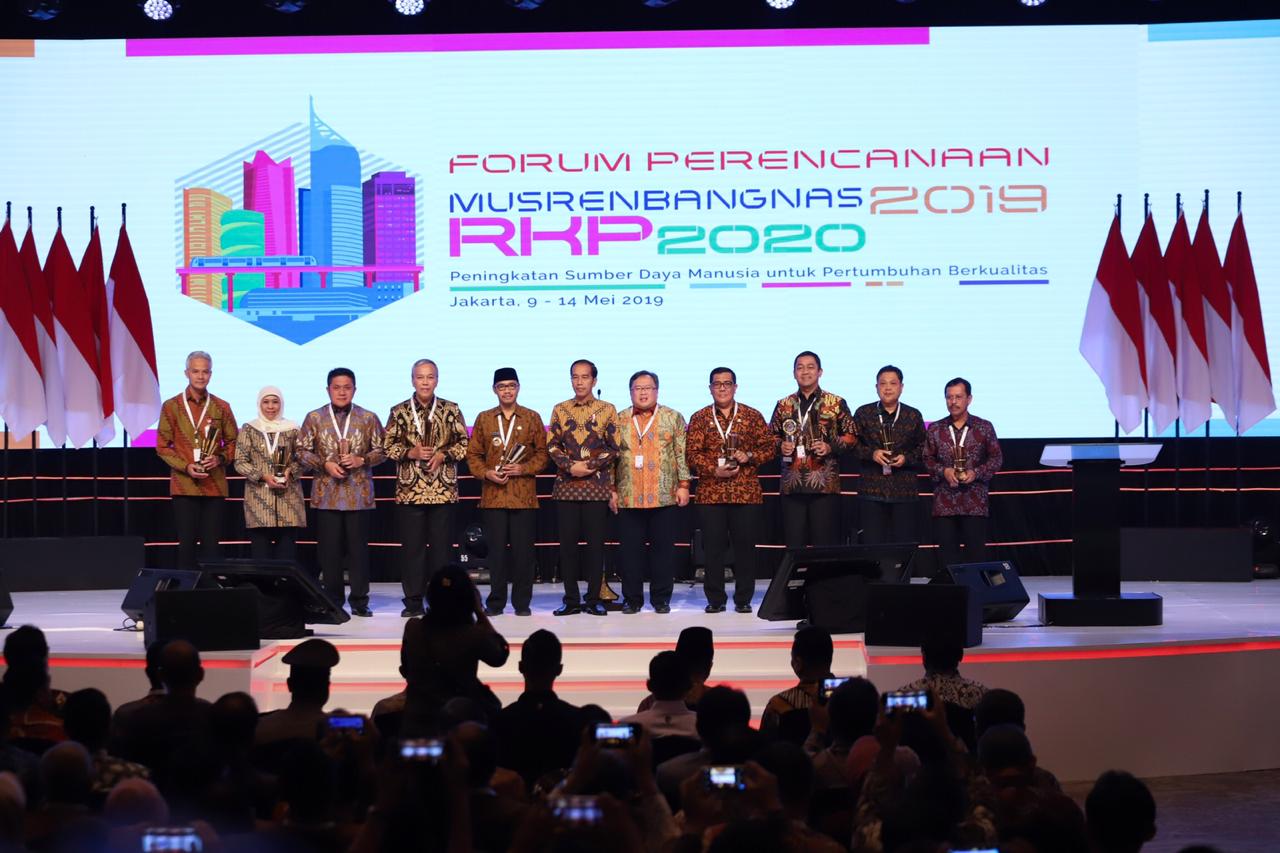 Presiden Jokowi Minta Menteri dan Kepala Daerah Perhatikan Sektor Pelayanan Publik