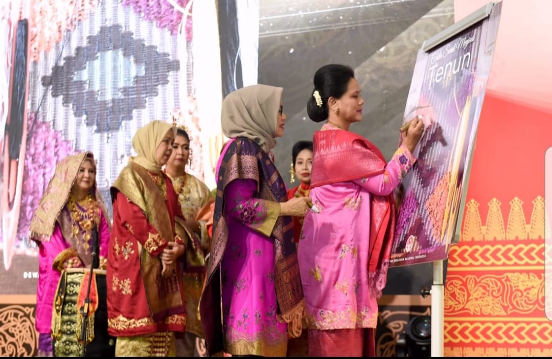 Ibu Negara Hadiri Pembukaan Pameran Kriyanusa 2019 di Balai Kartini
