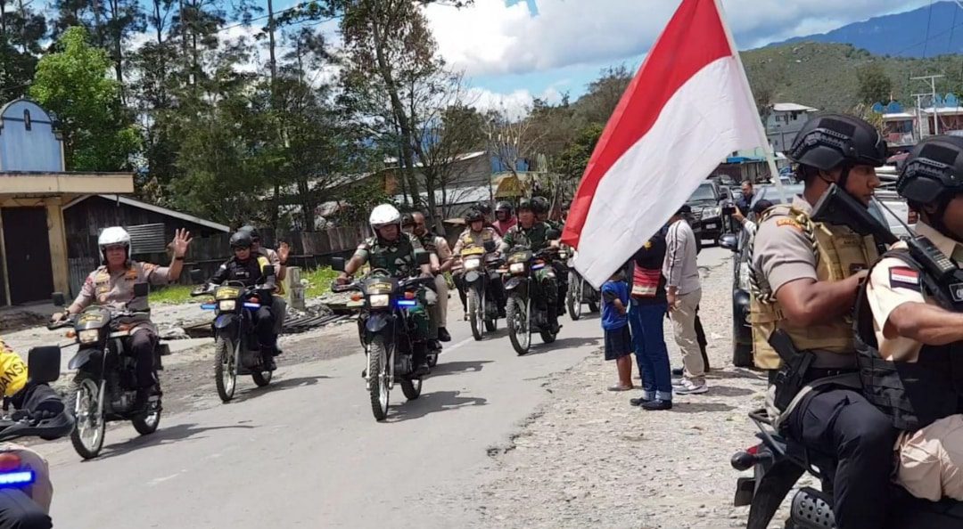 Pangdam dan Kapolda Papua Patroli Naik Motor di Wamena, Pastikan Situasi Kondusif