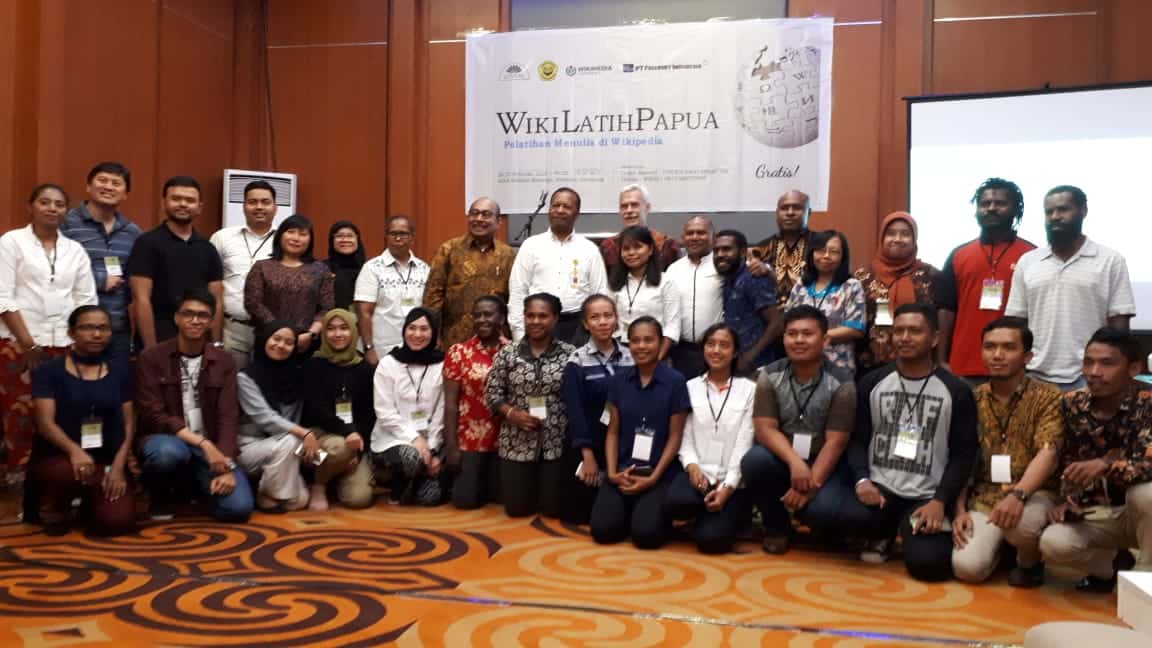 Bangun Literasi Papua Lewat Sastra dan Menulis Kreatif