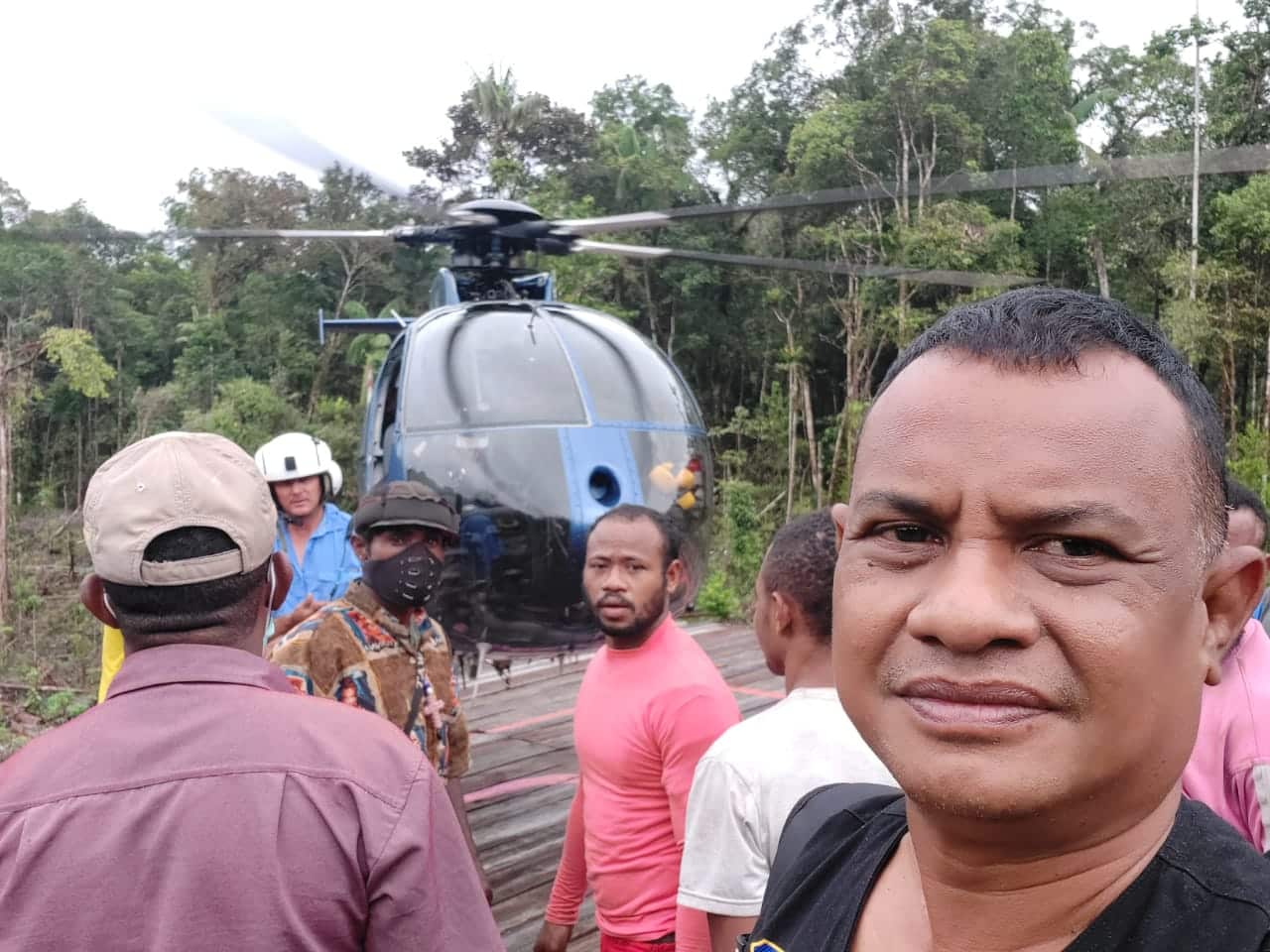 Kisah Tenaga Kesehatan Rapid Test Ribuan Penambang Emas di Papua: “Tak Ada Covid, Tapi Malaria dan Emas Full”