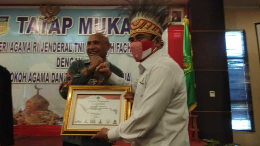 6 Pemimpin Daerah di Papua Terima Penghargaan Peduli Kerukunan Umat Beragama