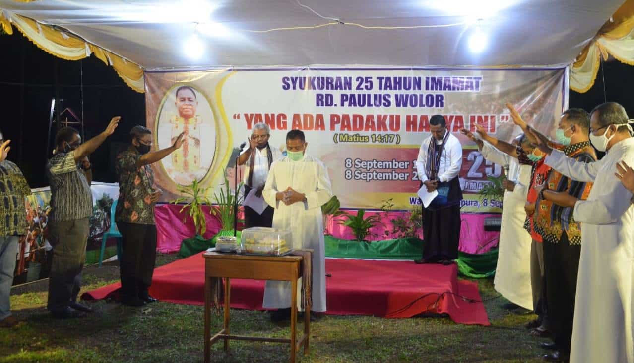 Pastor Paul Wolor Berjasa Dalam Pembinaan Calon Imam di Jayapura