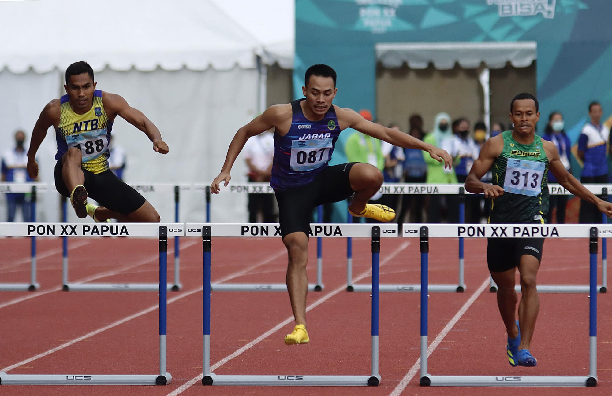 Atlet Jabar Pecahkan Rekor PON Lari 400 Meter Gawang Putra