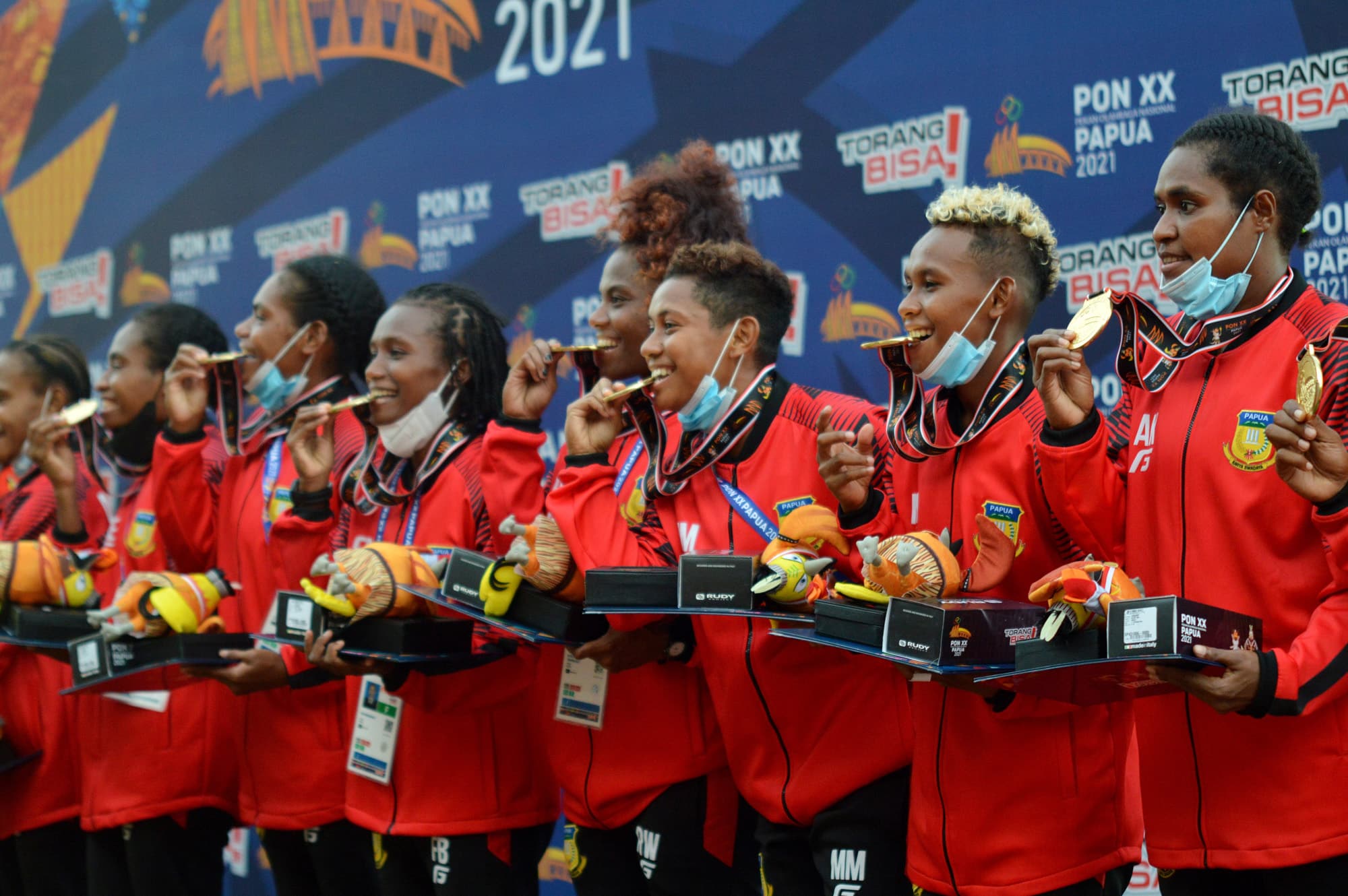 Menang 1-0 Atas Jabar, Sepak Bola Putri Papua Persembahkan Emas