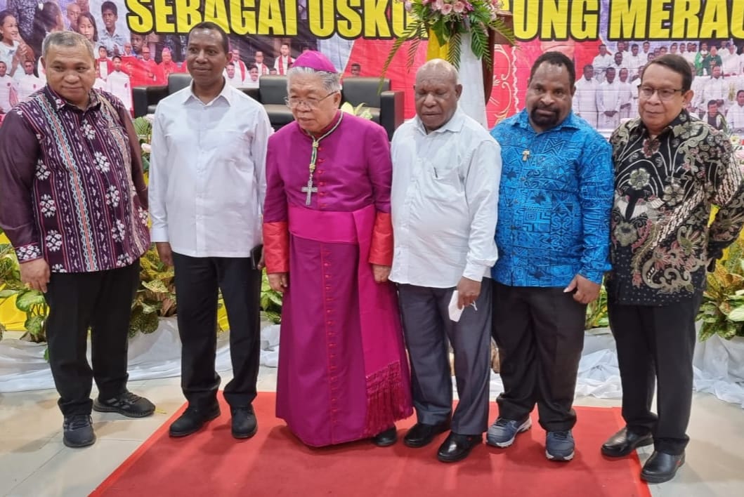 Hadiri Pengukuhan Uskup Agung Merauke, Ini Harapan Gubernur dan Tokoh Katolik Papua