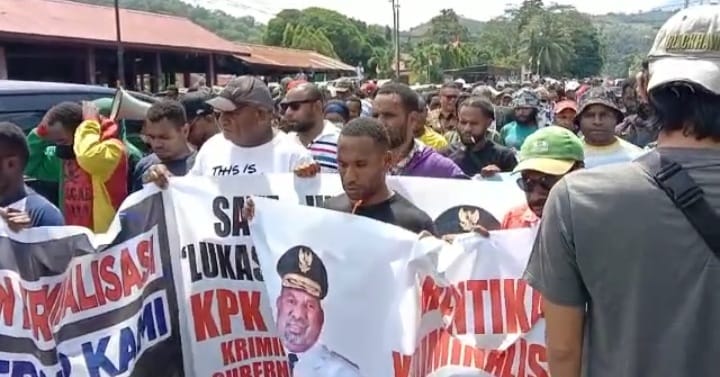 Ribuan Massa Pendukung LE “Kepung” Mako Brimob Kotaraja Tolak Kriminalisasi Oleh KPK
