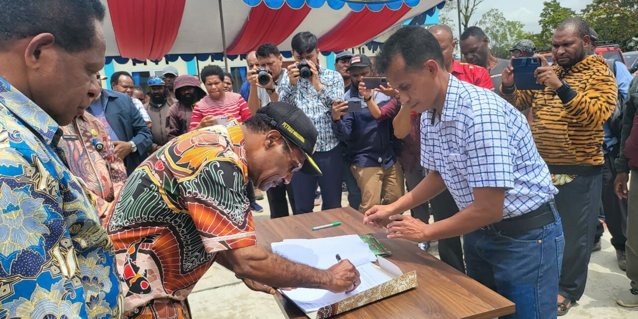 Luar Biasa! Lanny Jaya Jadi Kabupaten Pertama Serahkan Aset dan Hibah Untuk Pemprov Papua Pegunungan