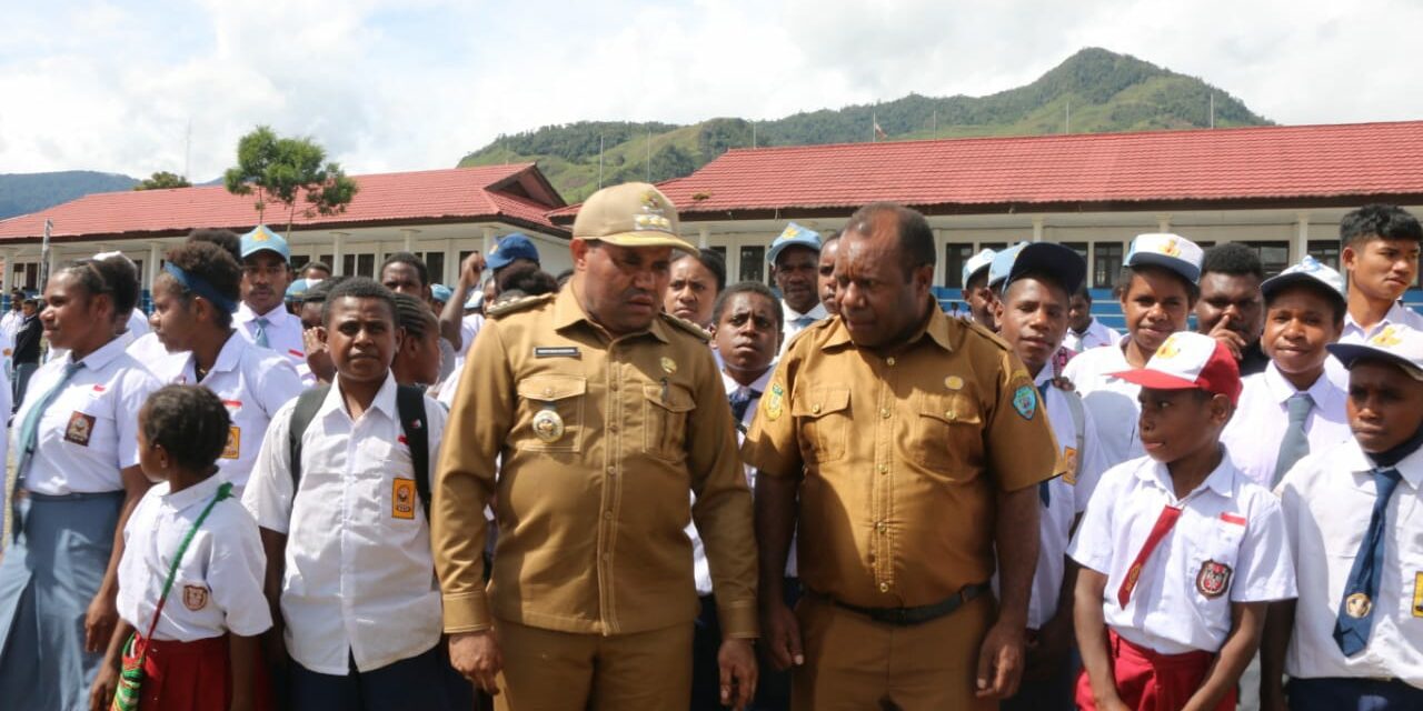 Momen Hardiknas, Penjabat Bupati Tolikara Minta Dinas Pendidikan Tertibkan Disiplin Guru PNS