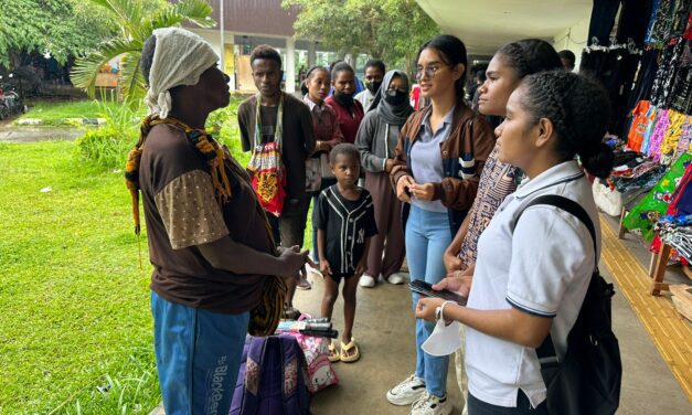 Mahasiswa Prodi Bahasa FKIP Uncen Perkenalkan Bahasa Indonesia di Perbatasan RI-PNG
