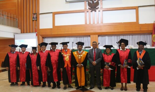 Penjabat Bupati Tumiran Raih Gelar Doktor Ilmu Sosial Dengan Predikat Cum Laude di Universitas Cenderawasih