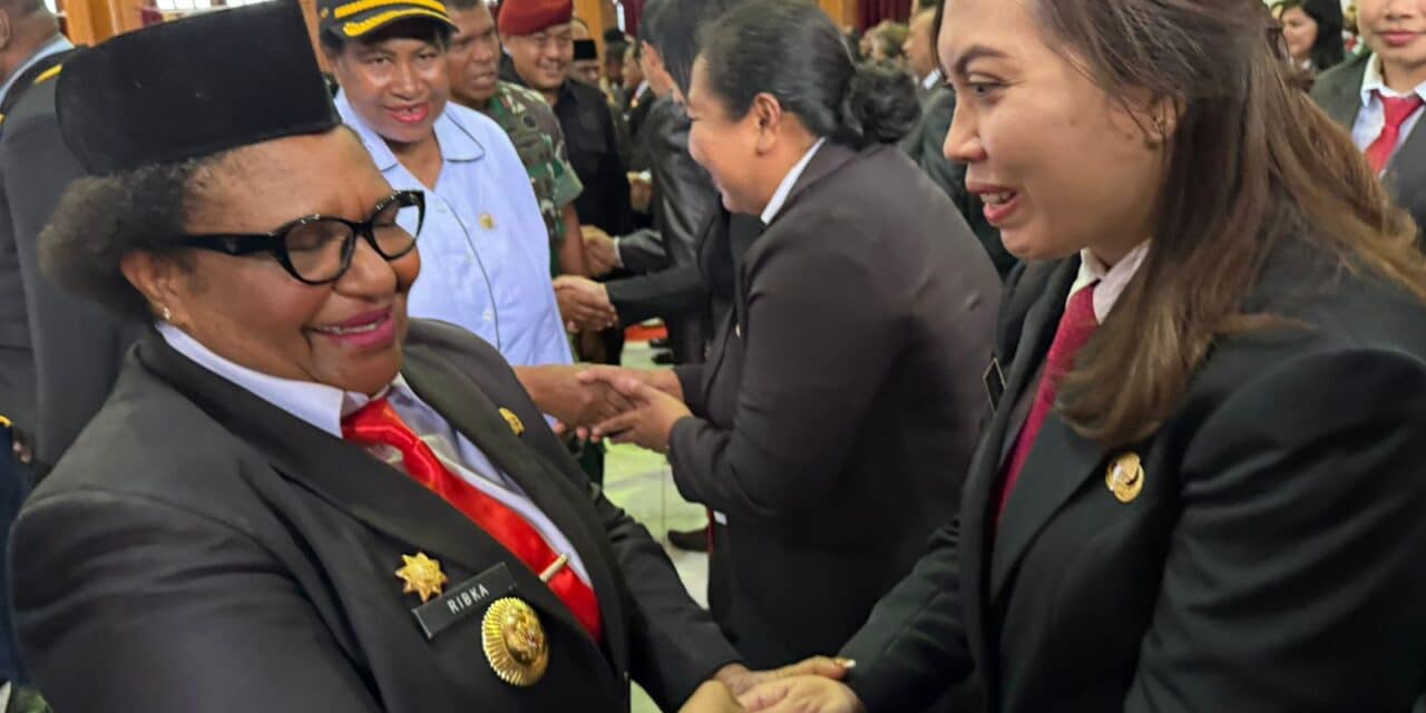 Lantik 392 Pejabat Eselon II, III dan IV, Ini Pesan Penjabat Gubernur Papua Tengah