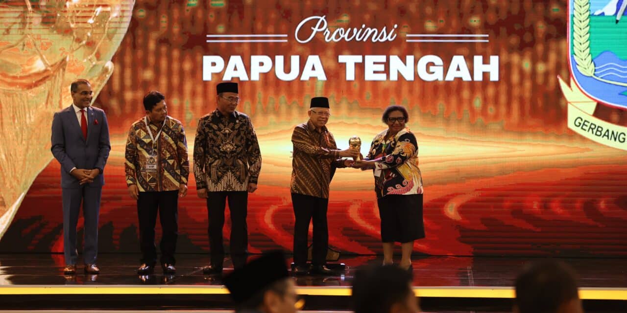 Papua Tengah Kembali Raih UHC Award 2024, Ini Pesan Penting Ribka Haluk