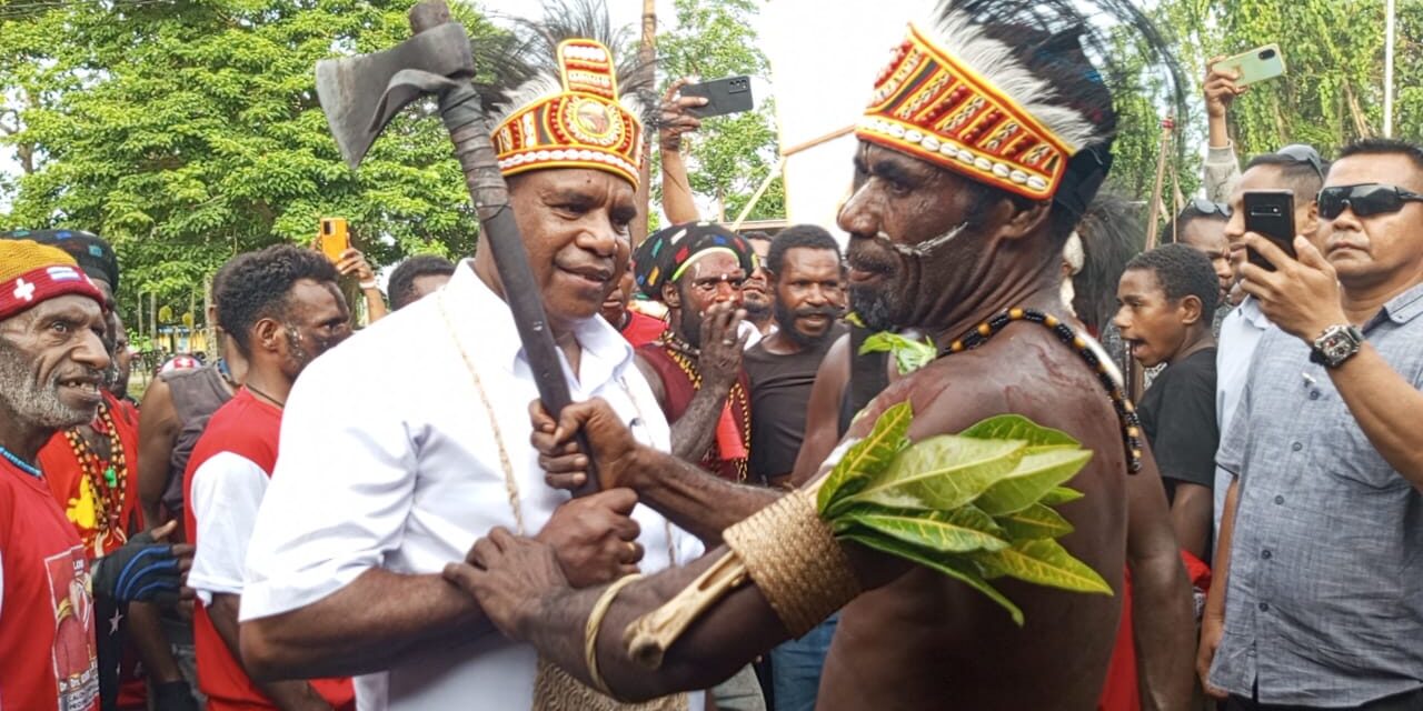 Yermias Bisai Kenalkan Kartu Tani dan Nelayan, Masyarakat Keerom Dukung dan Doakan BTM-YES Pimpin Papua
