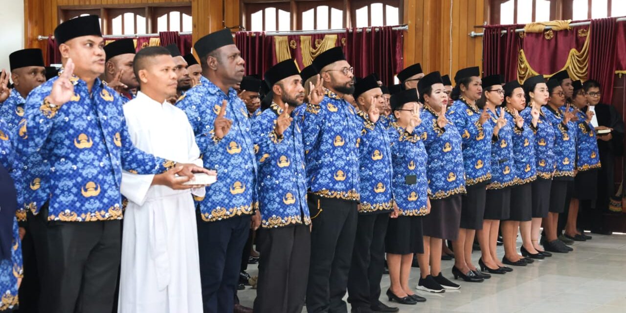 253 PNS Papua Tengah Mengambil Sumpah Janji Usai Resmi Terima SK Pengangkatan PNS