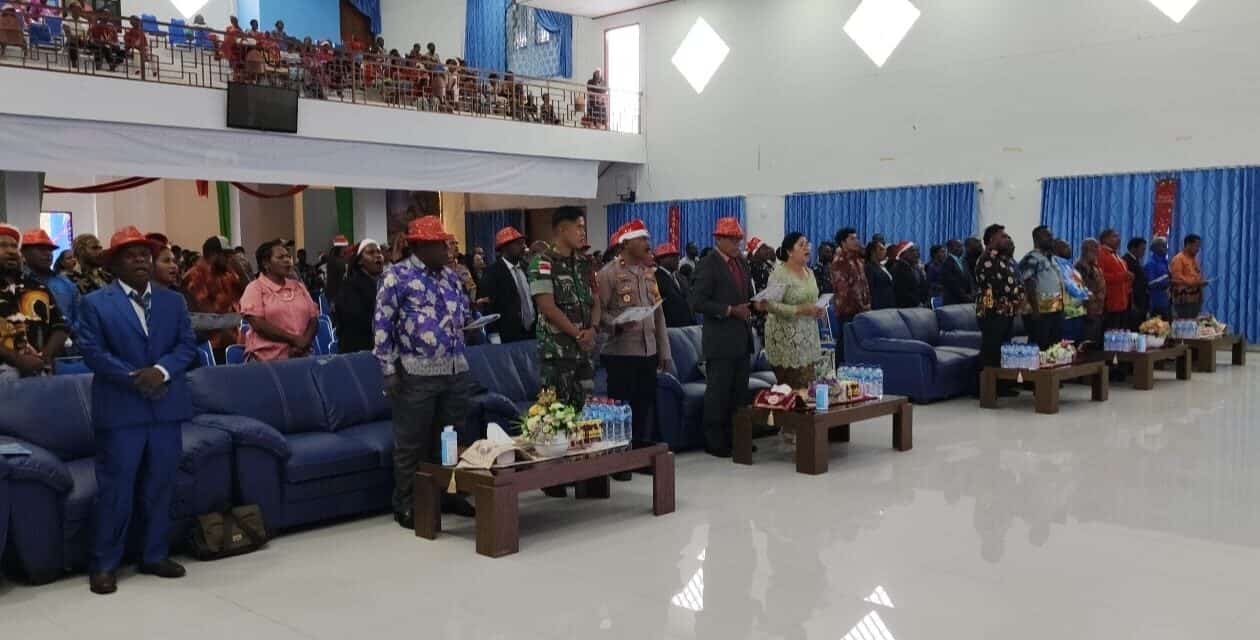 Pemkab Mamteng Gelar Natal Bersama ASN, TNI-POLRI dan Masyarakat
