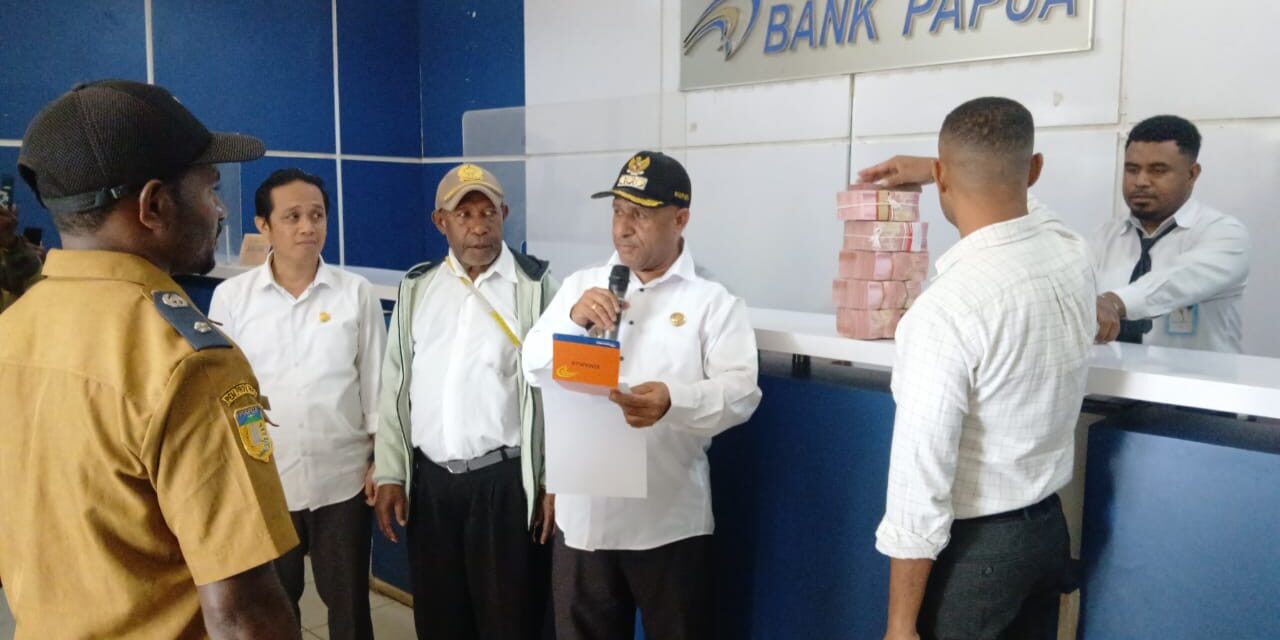 Bupati Spei: “Koperasi Desa Tidak Cocok Untuk Papua, Lebih Bagus Perkuat BumDes”