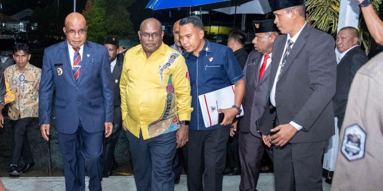 Bupati Elvis Tabuni: “Saya dan Gubernur Akan Ke Ilaga Letakkan Batu Pertama Kantor Bupati”