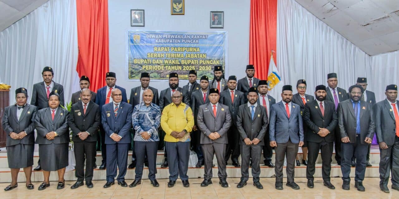 Sertijab Ke Bupati Elvis, Nenu Tabuni: “Terima Kasih Semua Pihak Sudah Dukung Kerja Kami Selama 7 Bulan”