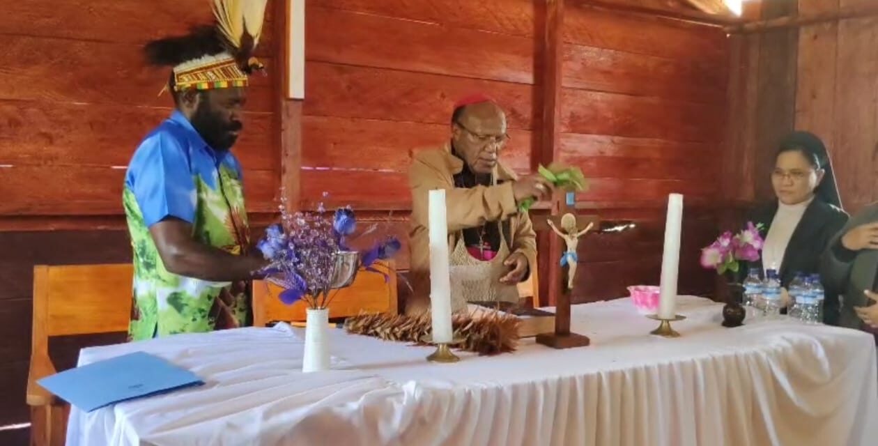 Ke Mamberamo Tengah, Uskup Jayapura Kunjungi Kring Santo Yusuf Kobakma dan Rayakan Paskah di Stasi Ilugwa