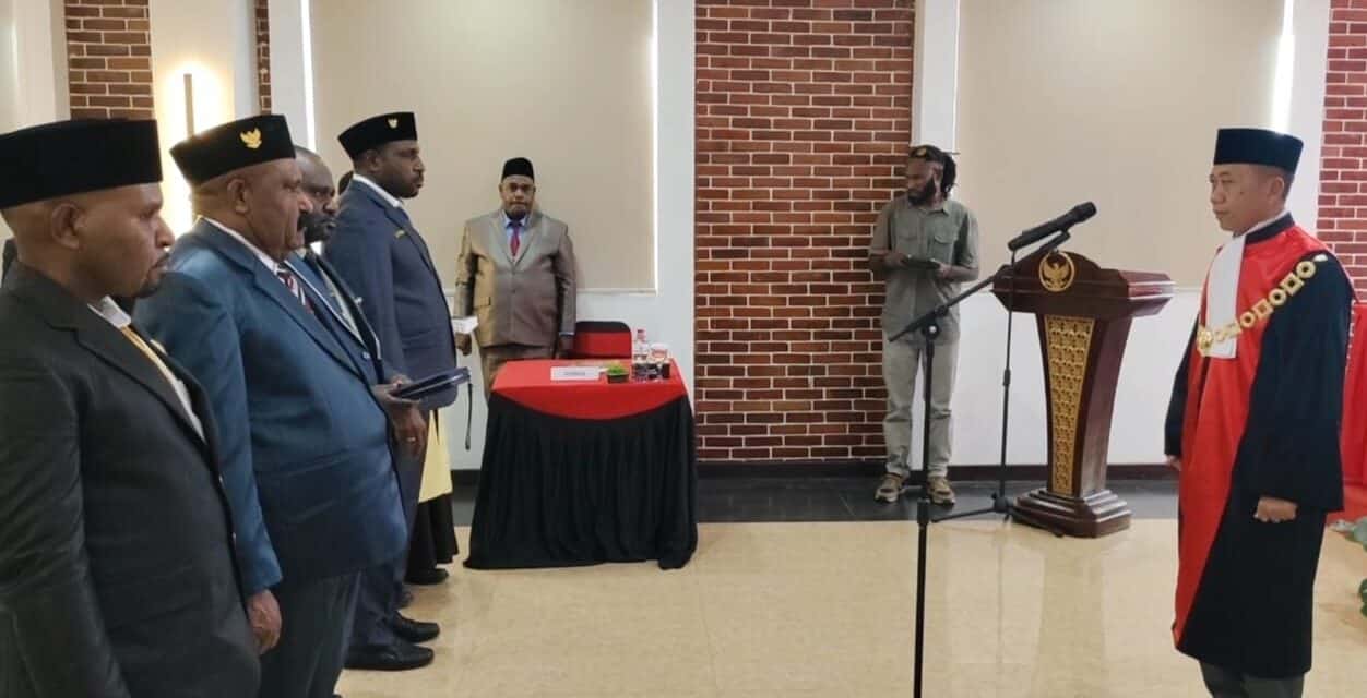 Pimpinan DPRK Mamteng Defenitif Dilantik, Piter Togodly Jabat Ketua