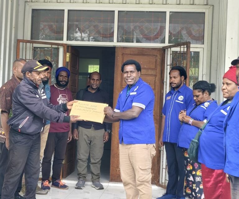 Pengurus Resmi Mendaftarkan KAPP Puncak di Kesbangpol