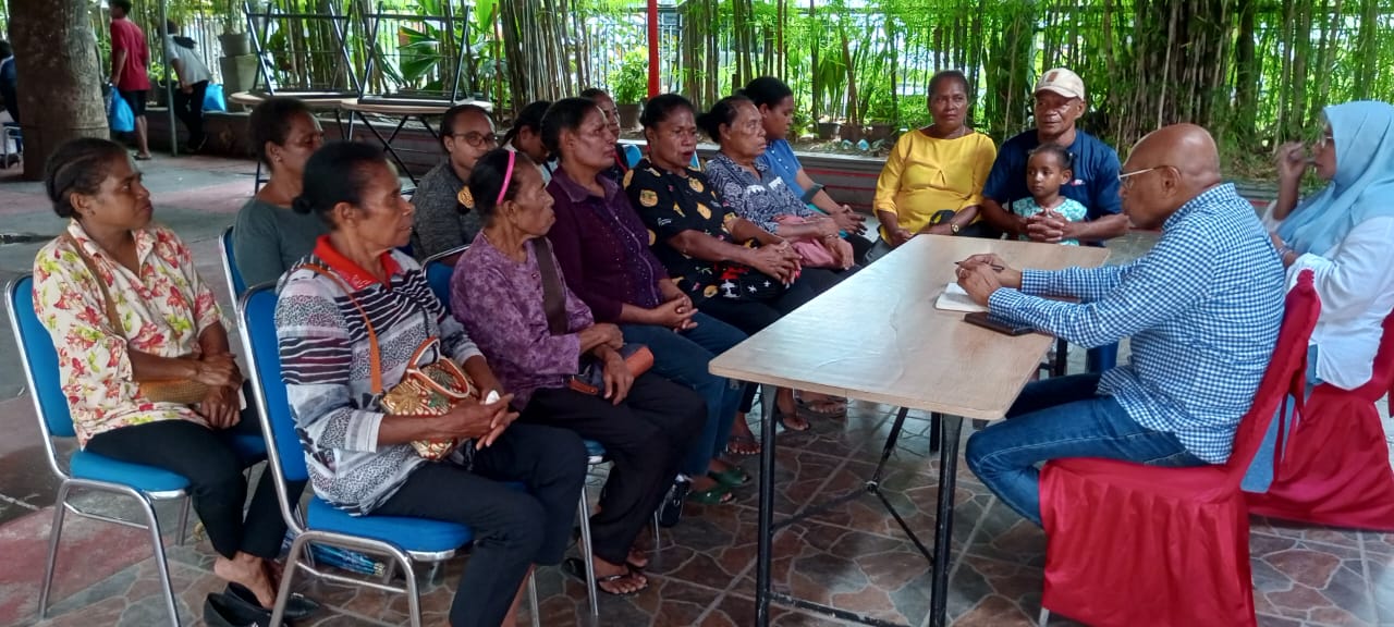 Mama-mama Pedagang di PPI Hamadi Temui BTM dan Nyatakan Dukungan 