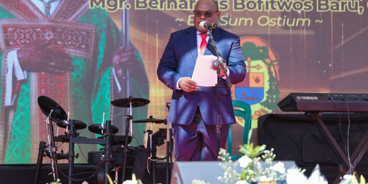 Meki Nawipa: “Gerakan Tungku Api Kehidupan Harus Terus Dinyalakan Uskup Bernardus Bagi Kemajuan Pendidikan dan Ekonomi di Papua Tengah”