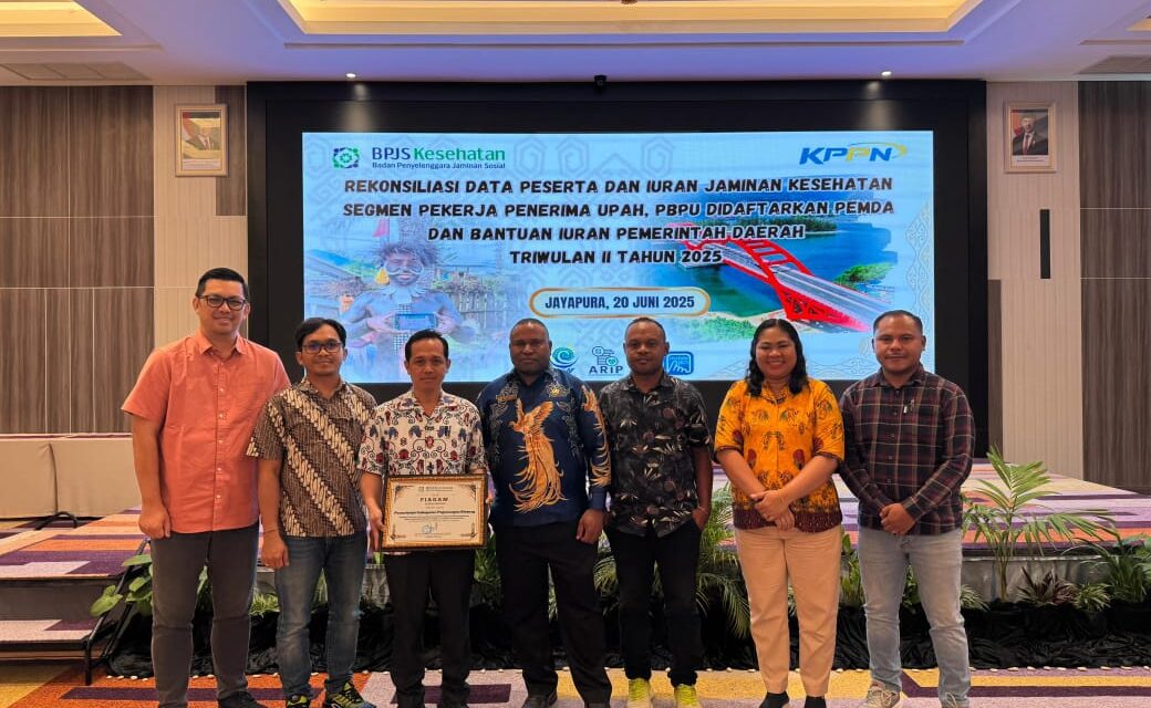Pegunungan Bintang Raih Penghargaan Dari BPJS Cabang Jayapura Sebagai Penyetor Iuran Terbaik