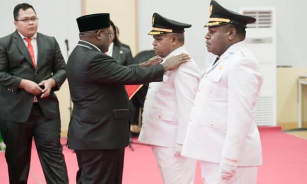 Ini Pesan Penting Gubernur Meki Nawipa Saat Melantik Bupati Puncak Jaya