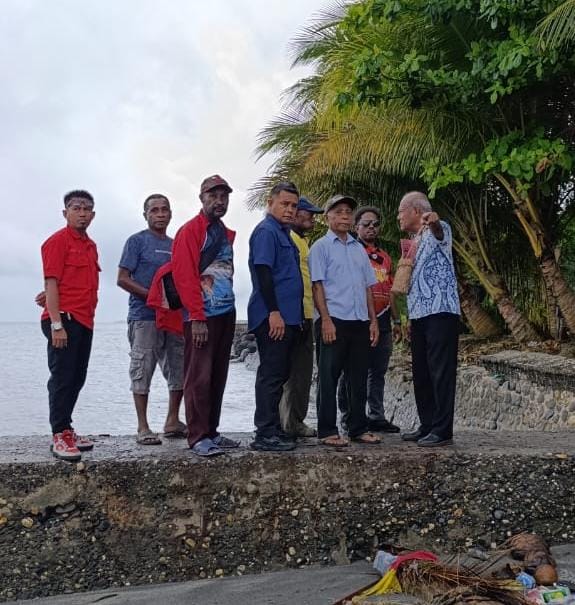 Abrasi di Pesisir Waropen Mendesak! Cawagub Papua Constant Karma Bakal Usulkan Talud Model Baru