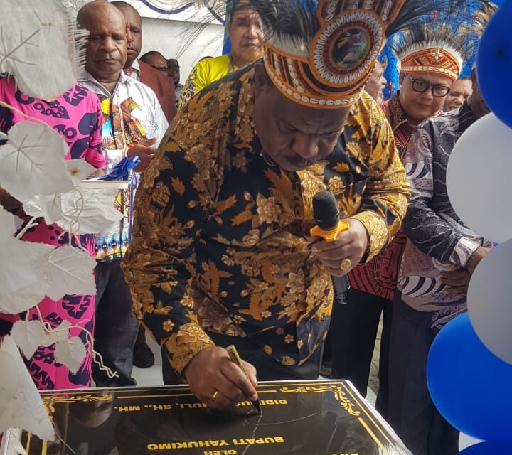Bupati Yahukimo Resmikan dan Hibahkan Asrama Mahasiswa GIDI pada Yasumat
