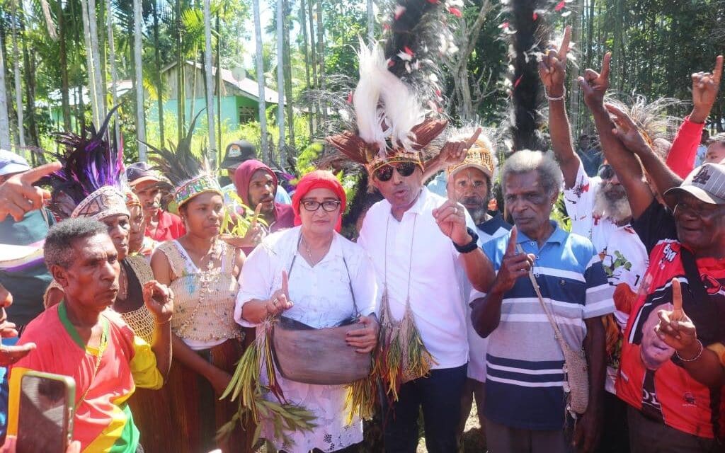 Masyarakat Keerom Satu Hati untuk BTM-CK di PSU Papua; BTM : Komitmen Saya Membangun Keerom