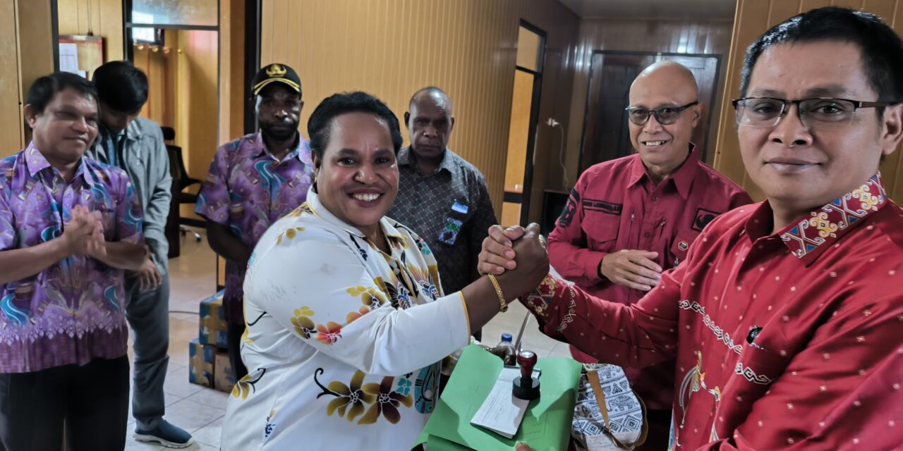 Dasin Kogoya: “Jabatan Tidak Abadi, Saya Berharap Kadis Baru Lanjutkan Program Pertanian di Puncak”