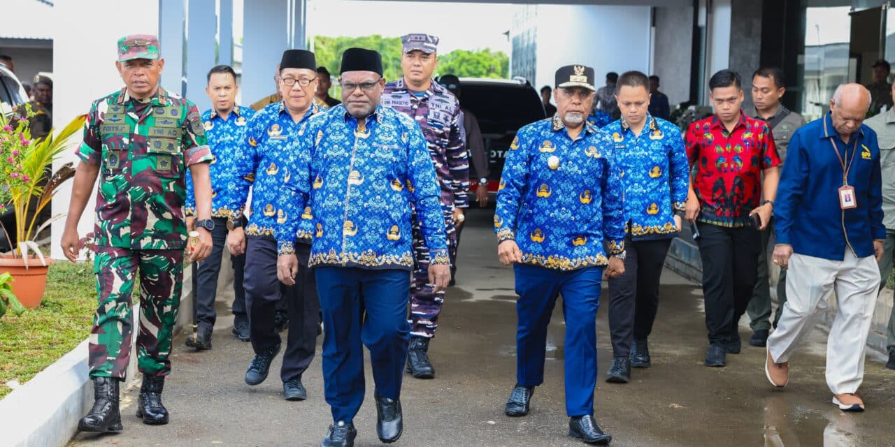 Gubernur Meki Nawipa: “ASN Papua Tengah Jangan Korupsi Waktu Kerja”