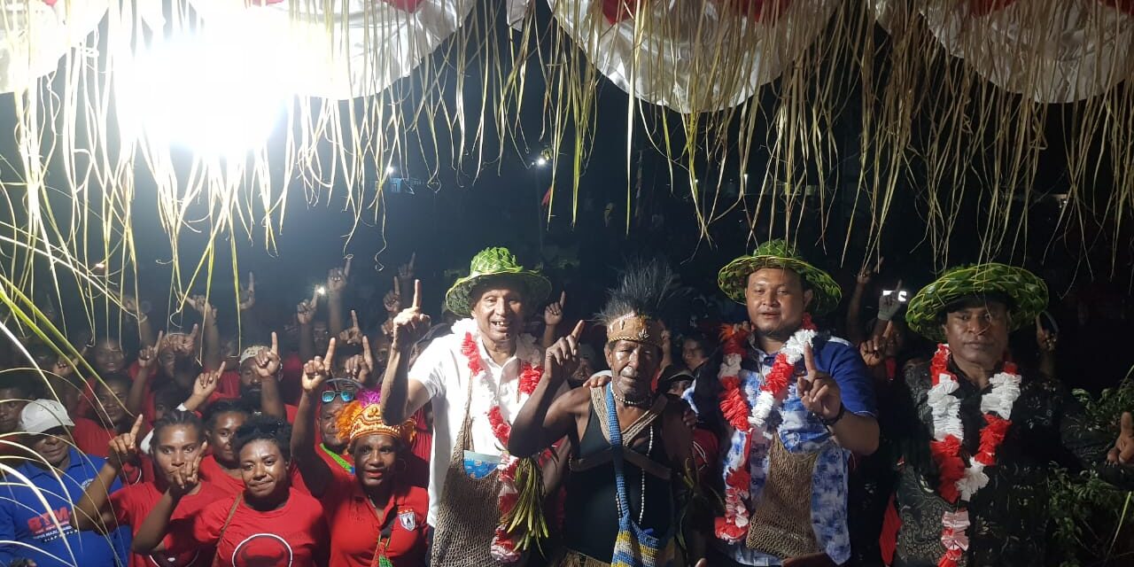 Masyarakat Adat Betaf Suku Manirem Sambut BTM dengan Adat dan Dukung Penuh BTM-CK di Pilgub Papua