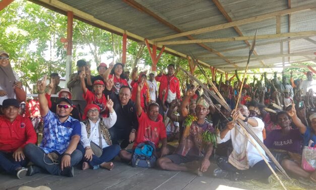 Warga Pantai Barat Sarmi Sambut BTM Secara Adat, Suara 100 Persen Siap Kembali Diberikan