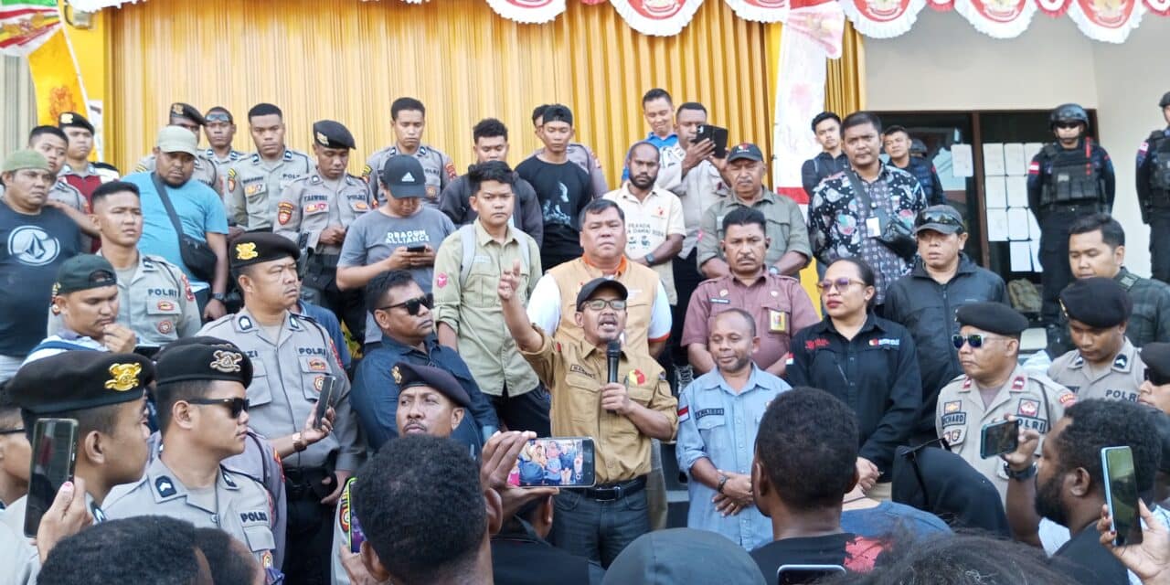 Terima Demo Massa Soroti Dugaan Keterlibatan Polisi di PSU; Ketua Bawaslu Papua : “Ini Kekuatan Bagi Kami” 