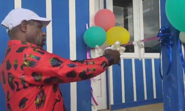 Wakil Bupati Mamteng Resmikan Dua Rumah Pastori Jemaat GIDI Imanuel I