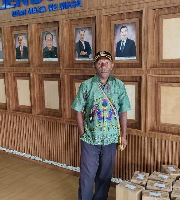 Dukcapil PMK Papua Tengah Dapat Hibah Blangko KTP El 24 Ribu Keping