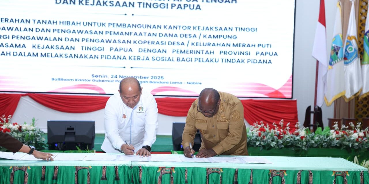 Pemprov Papua Tengah dan Kejati Teken Komitmen Bersama Penyerahan Hibah Tanah Kejaksaan