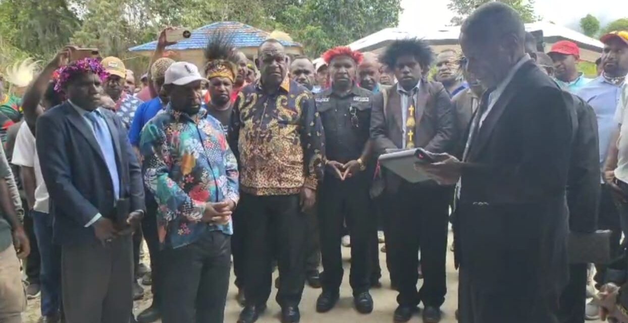 Ini Pesan Wakil Bupati Mamteng Saat Hadiri HUT Jemaat GIDI Gimbis Kobakma