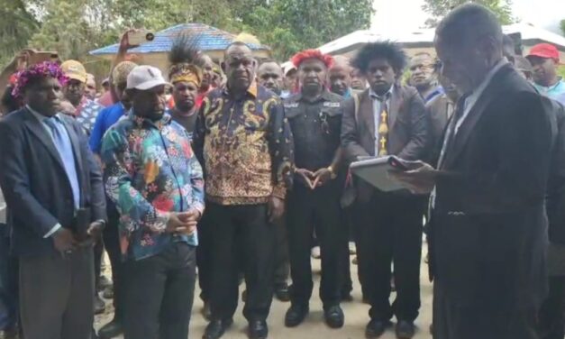 Ini Pesan Wakil Bupati Mamteng Saat Hadiri HUT Jemaat GIDI Gimbis Kobakma