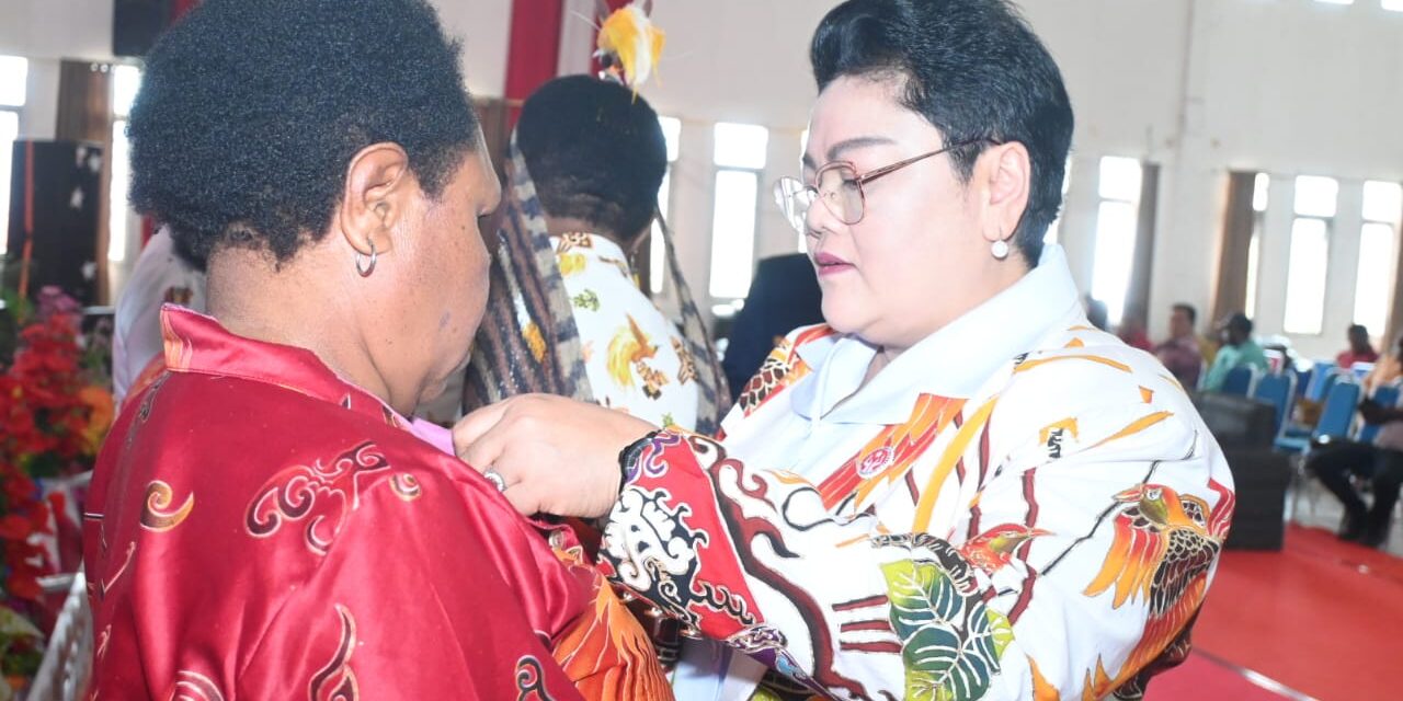 Ny. Sujatinah Elvis Tabuni: Perempuan Puncak Berperan Besar Bagi Ekonomi, Pendidikan dan Kesehatan Keluarga